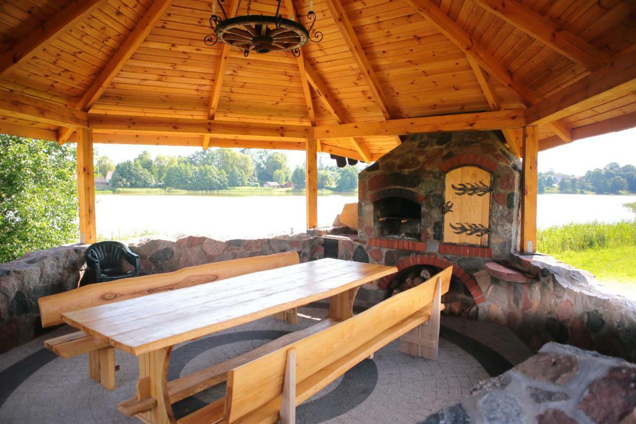 Domek Nad Jeziorem Lepaki Wielkie Exteriör bild