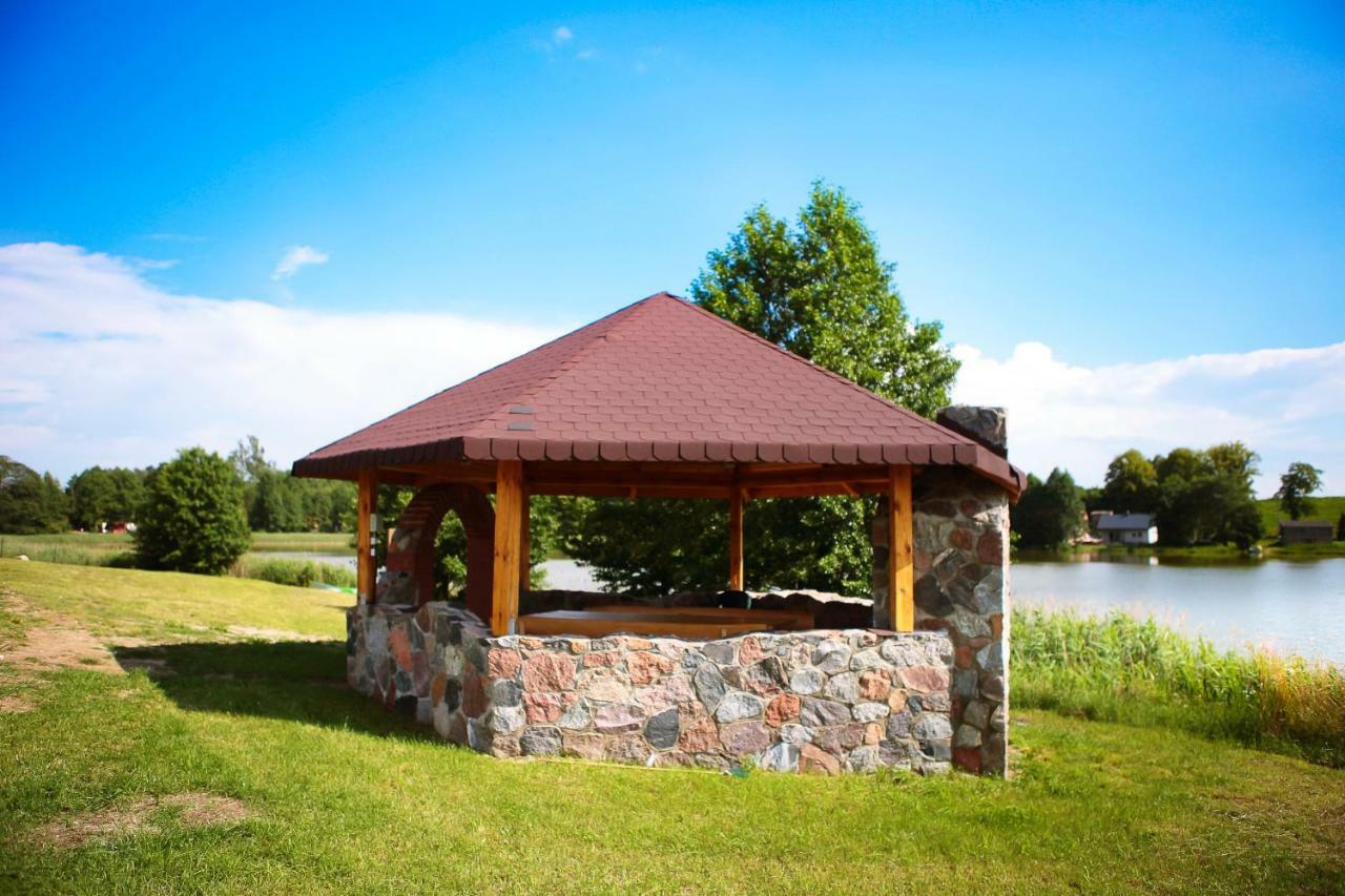 Domek Nad Jeziorem Lepaki Wielkie Exteriör bild